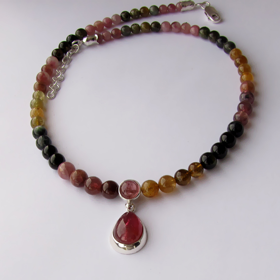 Ожерелье с турмалином цветным, СЛ1010
