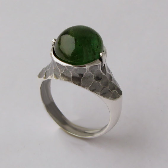 Кольцо с турмалином зеленым, арт. КУВ3