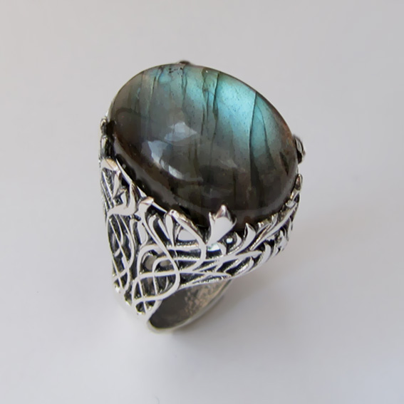 Кольцо серебряное с лабрадором, арт. ЛИ315