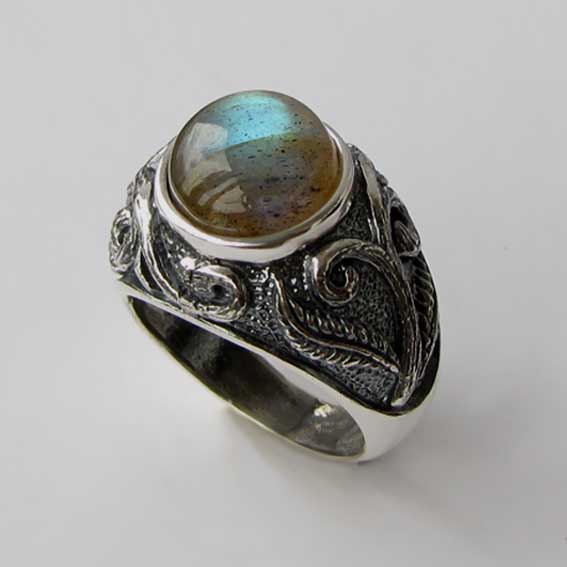 Серебряное кольцо с лабрадором, арт. ШАХ3М