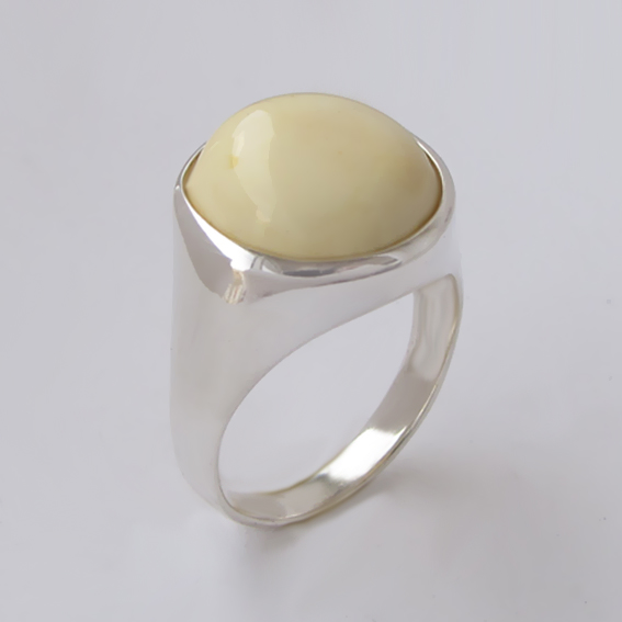 Кольцо с янтарем белым, арт.НКН316