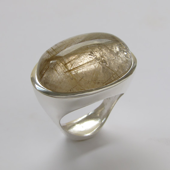 Кольцо с золотистым кварцем, арт. ЭСО3